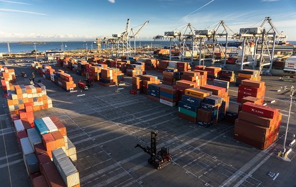 Long Beach Yilport 592 373 84 c1