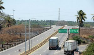 lazarocardenas_carretera_camiones_okokok_0