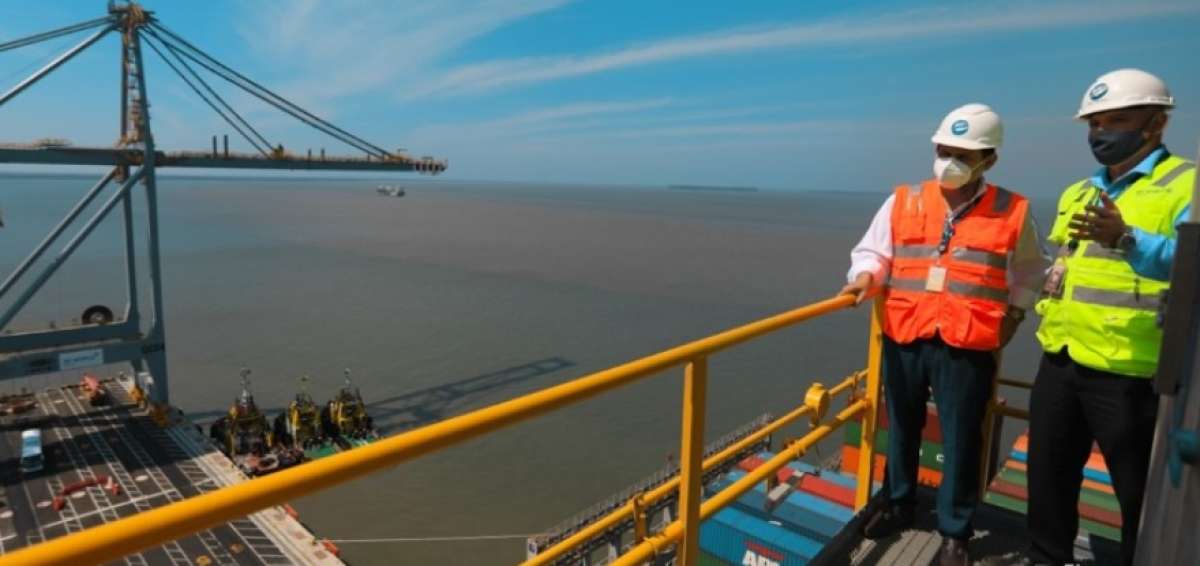 519be92bb631ca1dab2939093fe6eaf6_XL