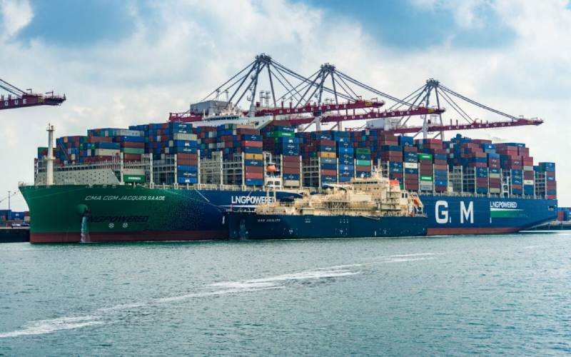 total-concluye-primer-abastecimiento-gnl-ship-to-containership-francia-11459