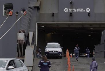Vehículos-Suzuki-llegan-por-primera-vez-a-Ecuador-en-nave-WWO-agenciada-por-Ian-Taylor