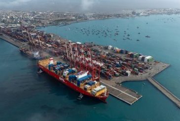DP-World-Callao-recibe-al-portacontenedores-mas-grande-de-Pacific-International-Lines-KOTA-EAGLE-420x245