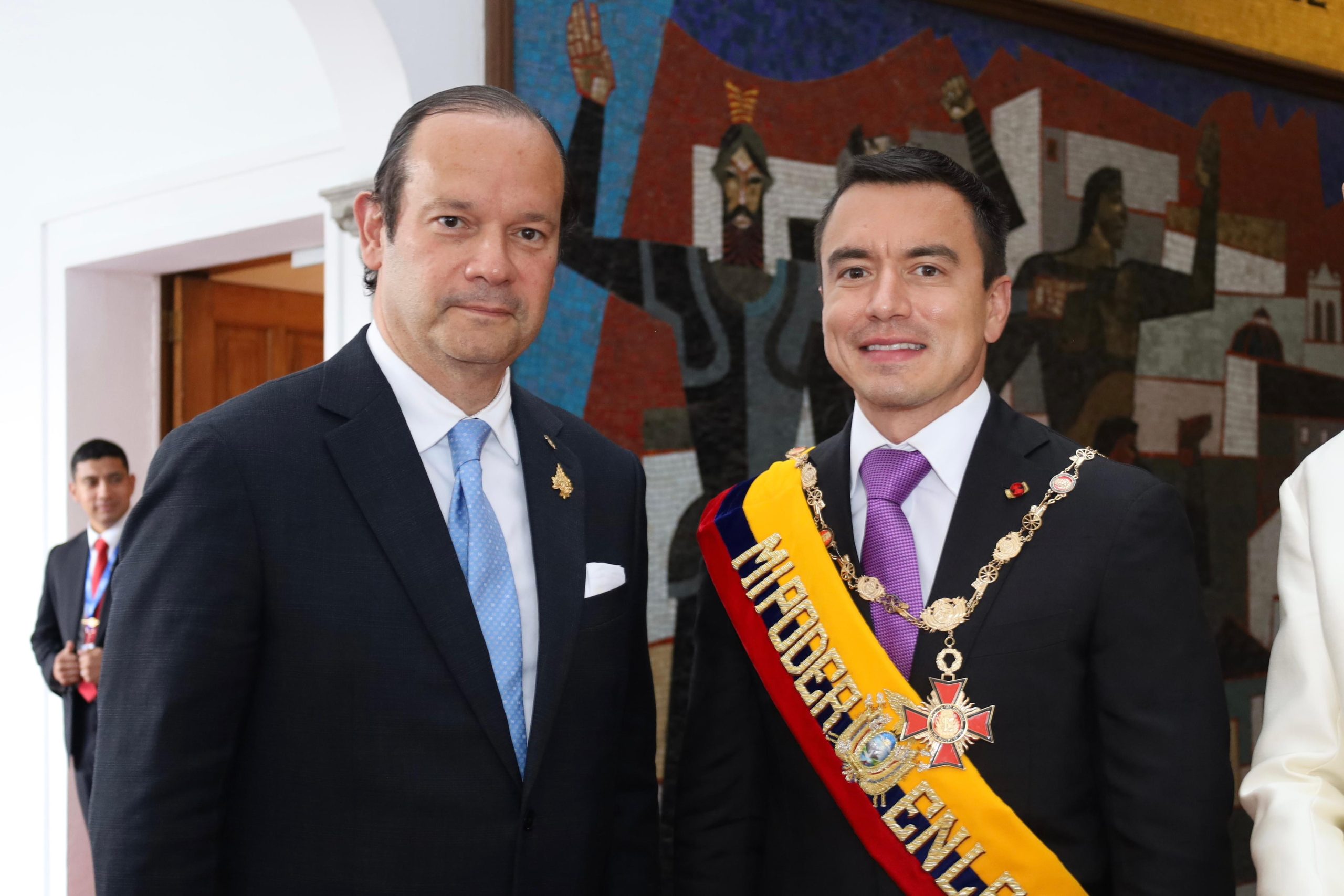 Ministro-de-Relaciones-Exteriores-Javier-Martinez-Acha-en-toma-de-posesion-del-presidente-de-Ecuador-Daniel-Noboa