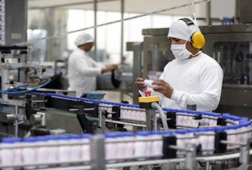 ecuador-firma-protocolo-para-exportar-lacteos-a-china-ecuador221.com_.ec_