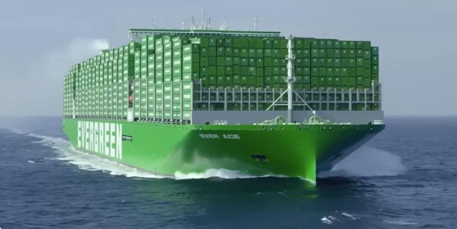 Beyond-Facts-Huge-container-ships-25872-01-c