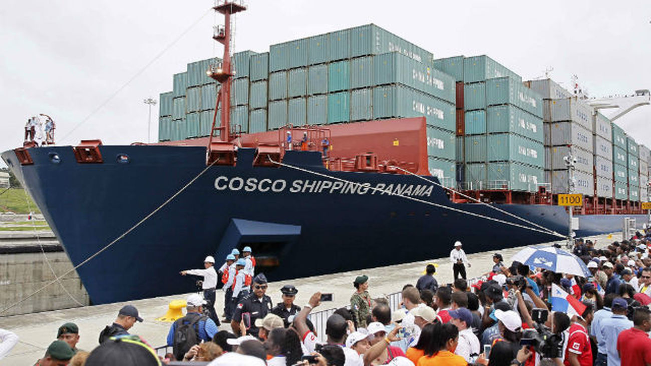 Panamenos-observan-Cosco-Shipping-Panama_1806129401_3705863_1300x731