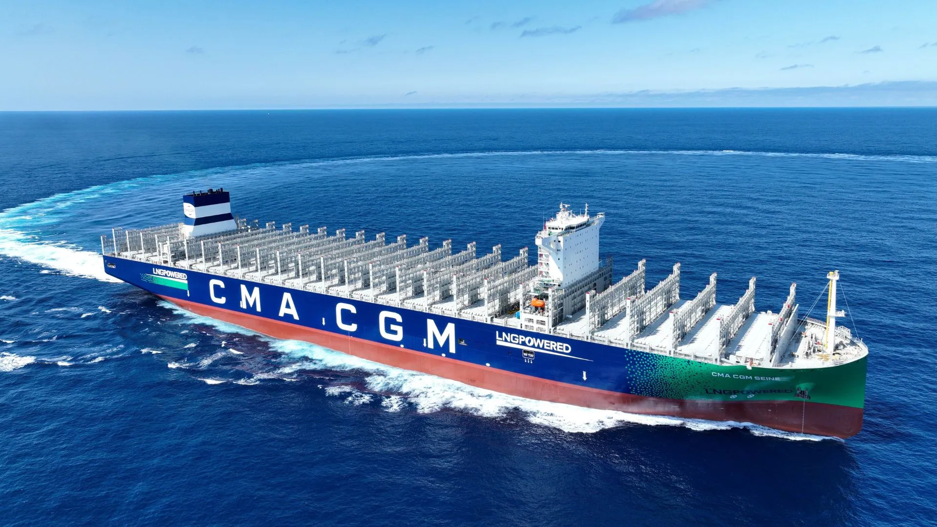 Portacontenedores-CMA-CGM-SEINE-de-GNL-entra-en-servicio